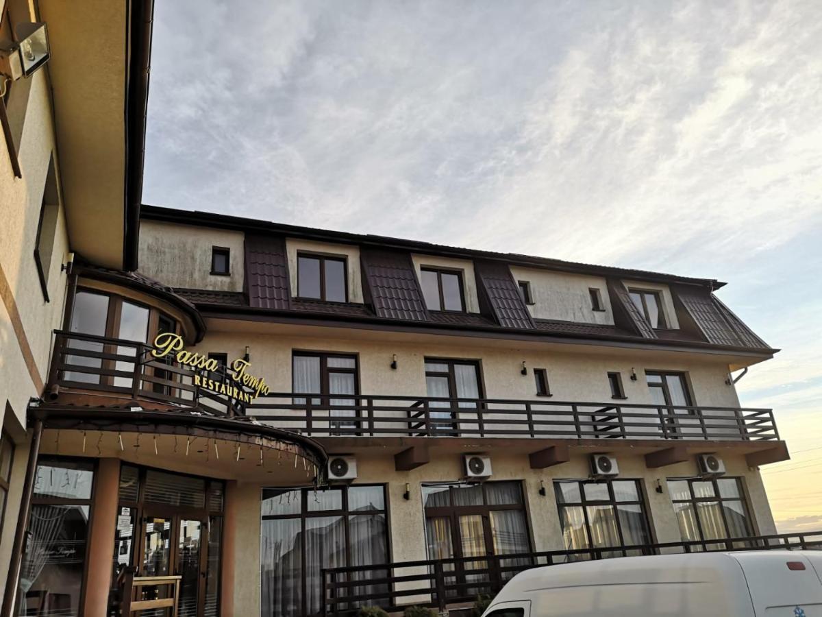 Passa Tempo Hotel Suceava Ngoại thất bức ảnh