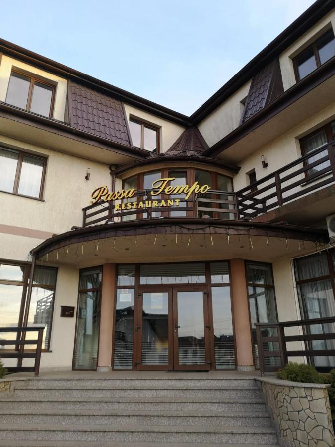 Passa Tempo Hotel Suceava Ngoại thất bức ảnh