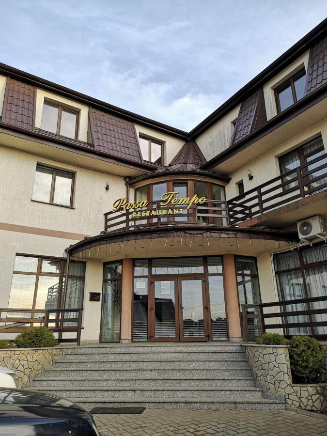 Passa Tempo Hotel Suceava Ngoại thất bức ảnh