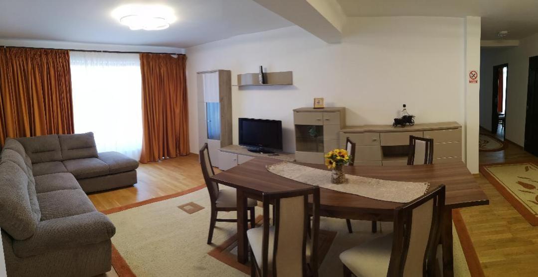 Passa Tempo Hotel Suceava Ngoại thất bức ảnh